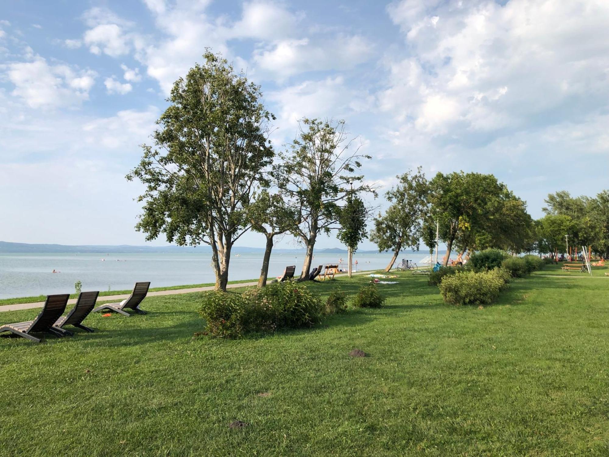 Vadszilva Apartman Balatonoszod Exterior foto